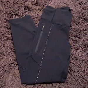 Lululemon 3/4 reflective navy tights